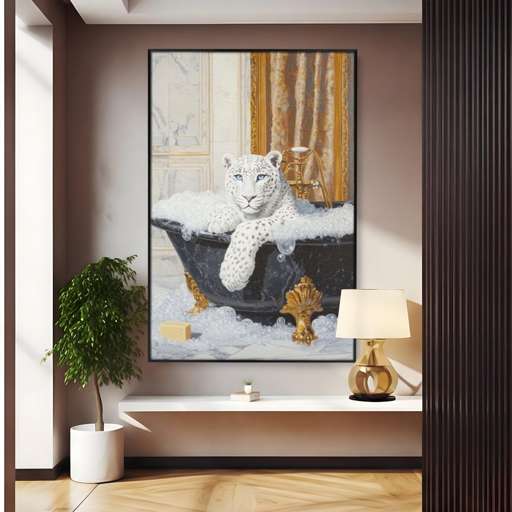 Tablou canvas cu tablou canvas cu leopard alb in cada, in rama de aluminiu negru